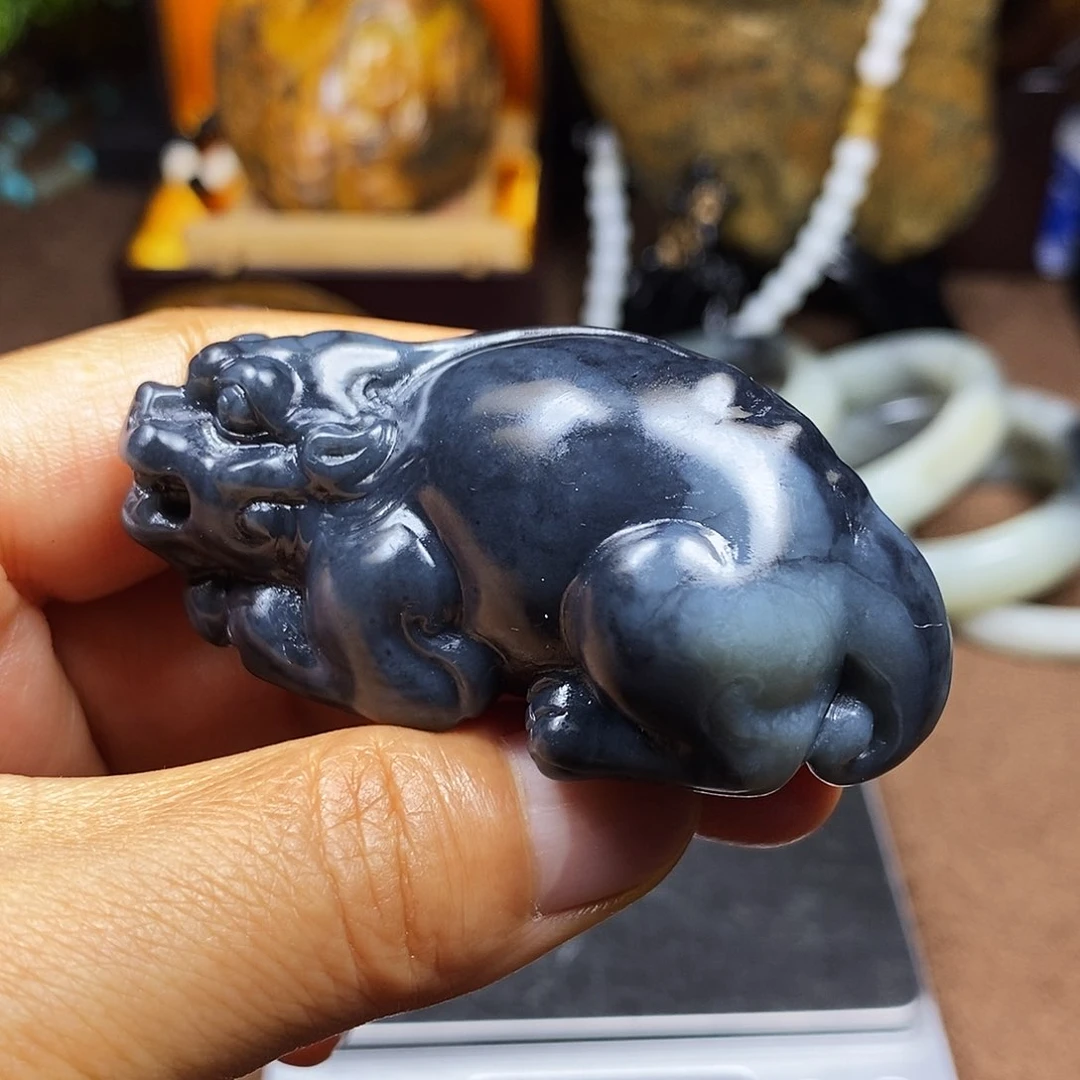和田玉（墨玉）未镶嵌挂件