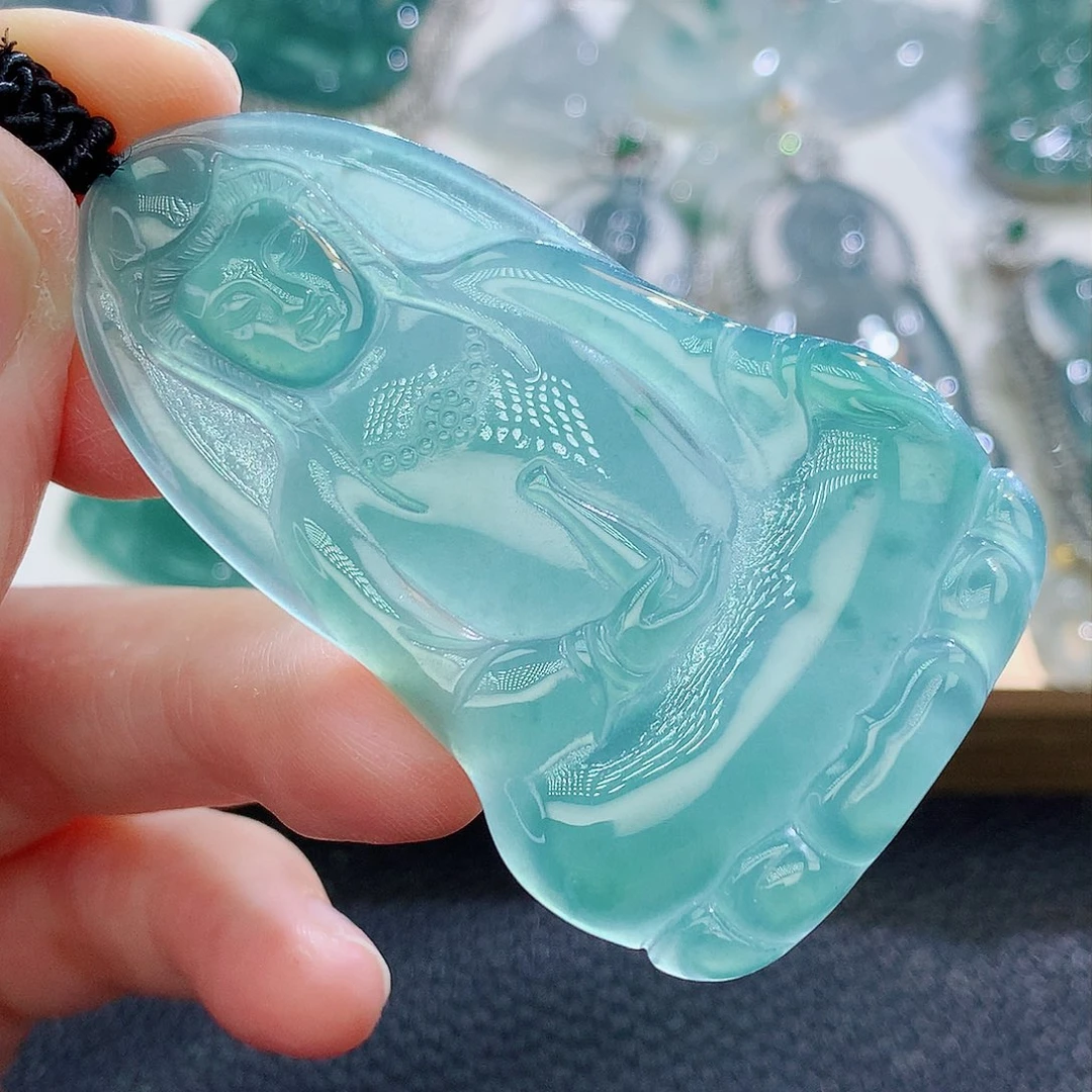 翡翠挂件未镶嵌翡翠