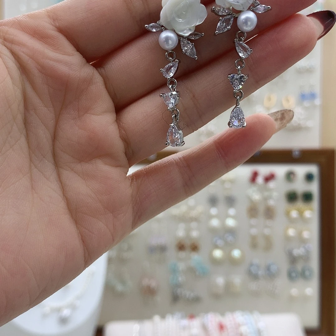 淡水珍珠银S925镶嵌耳饰