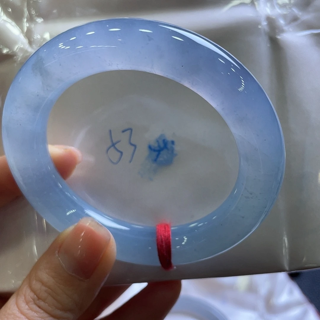 翡翠手镯未镶嵌翡翠手镯