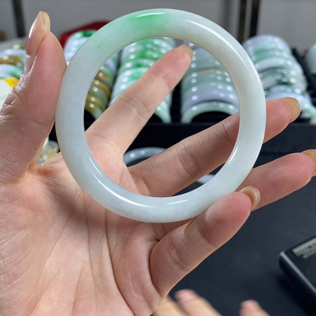 翡翠未镶嵌手镯天然翡翠手镯54.9卡9圆条