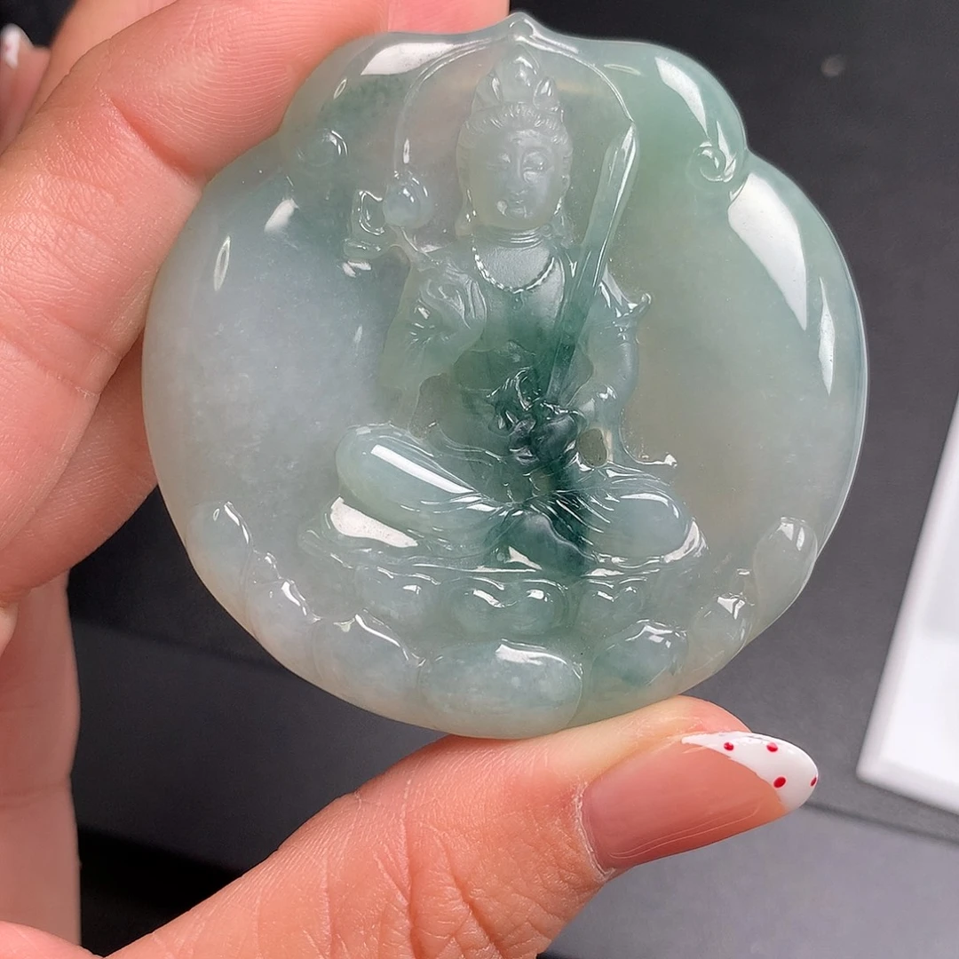 翡翠未镶嵌颈饰虚空藏