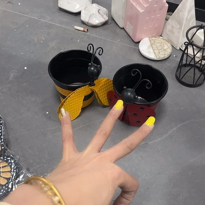 华***-两个黄一个红别发错了