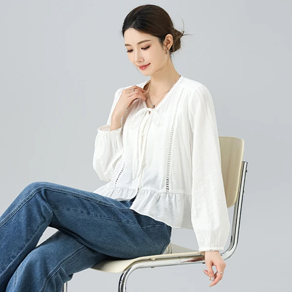 燕苹秋季新款时尚气质法式风V领系带泡泡袖荷叶边下摆开衫AMA510