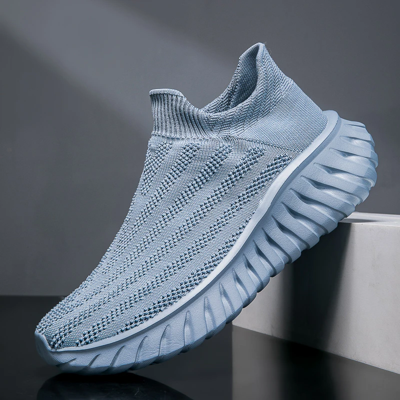 新款舒适飞织弹力网面鞋情侣大码轻便透气百搭休闲厚底懒人一脚蹬