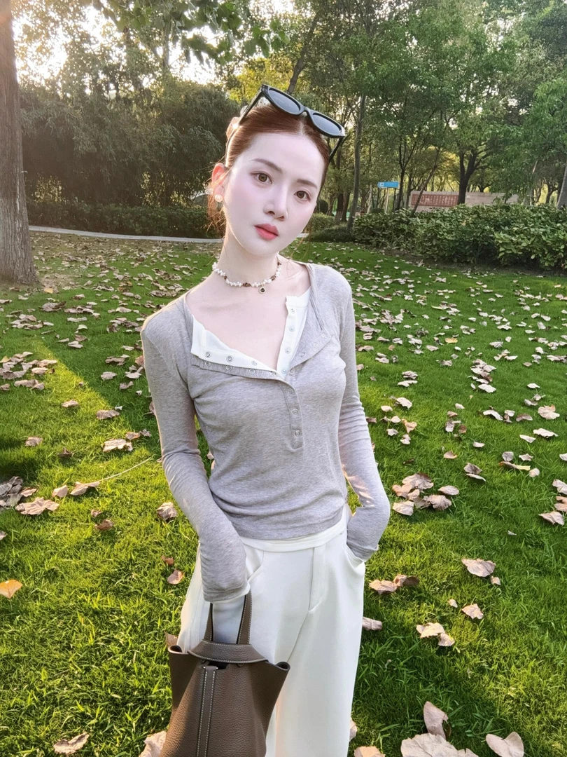 韩系灰色v领假两件长袖t恤2025秋季新款百搭白色休闲裤两件套装