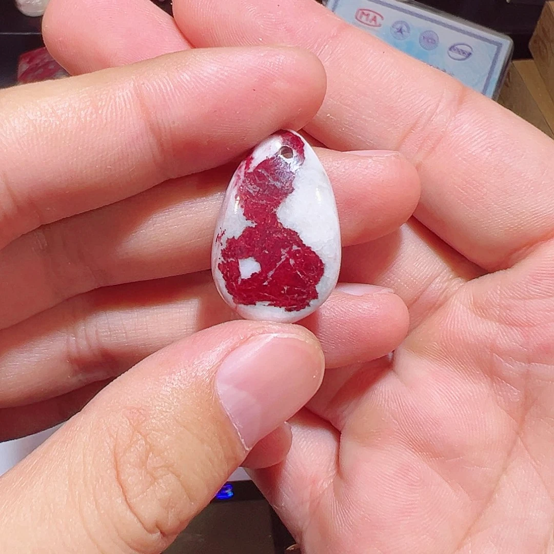 天然辰砂?****雲天然朱砂吊坠