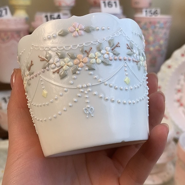 立体釉花卉花口杯