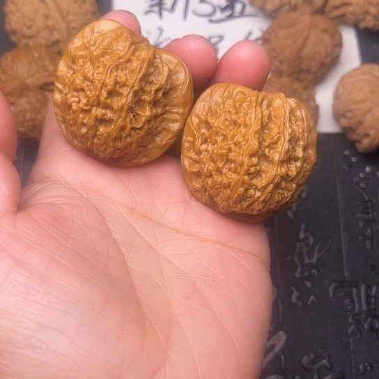 文玩核桃吊坠老四