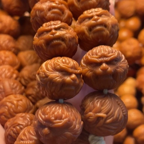 手串猴头核桃在***?舞台