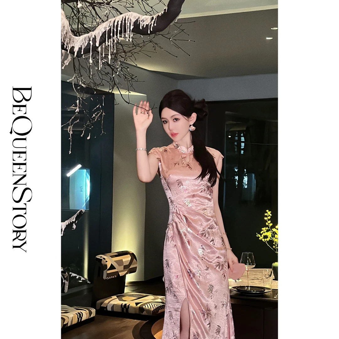 余潇潇【湘妃竹】设计感醋酸水滴镂空领抽褶收腰连衣裙