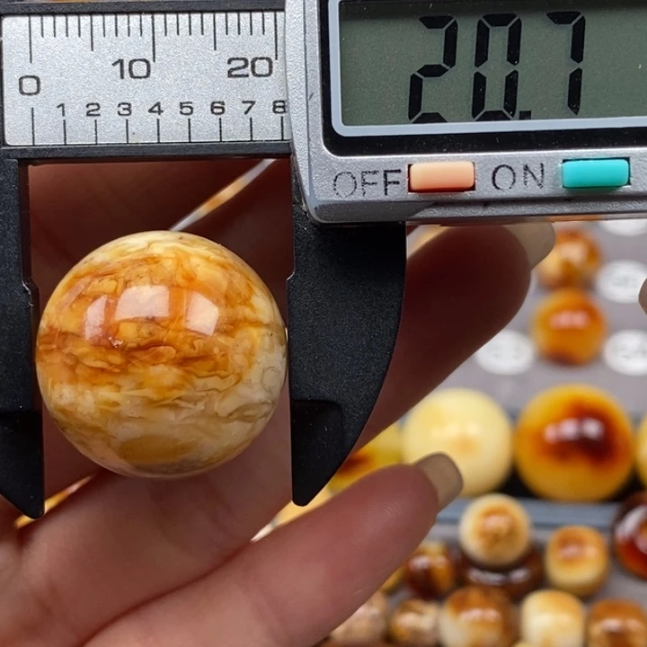 琥珀颈饰未镶嵌圆珠