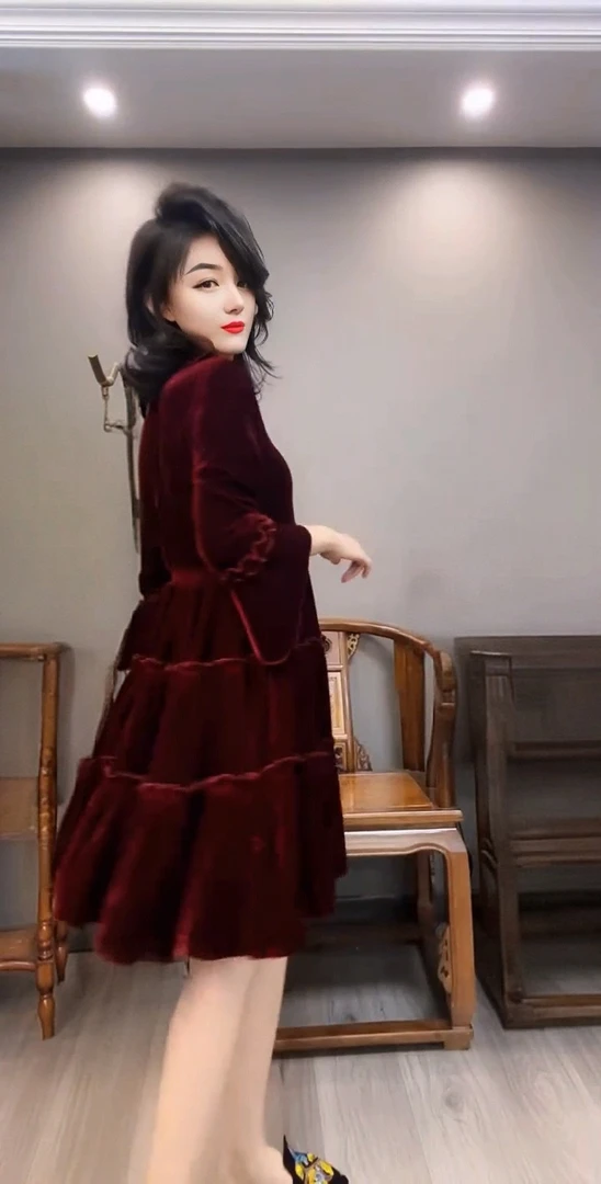 秋季新款法式轻奢木耳边拼接流苏丝绒显瘦气质连衣裙