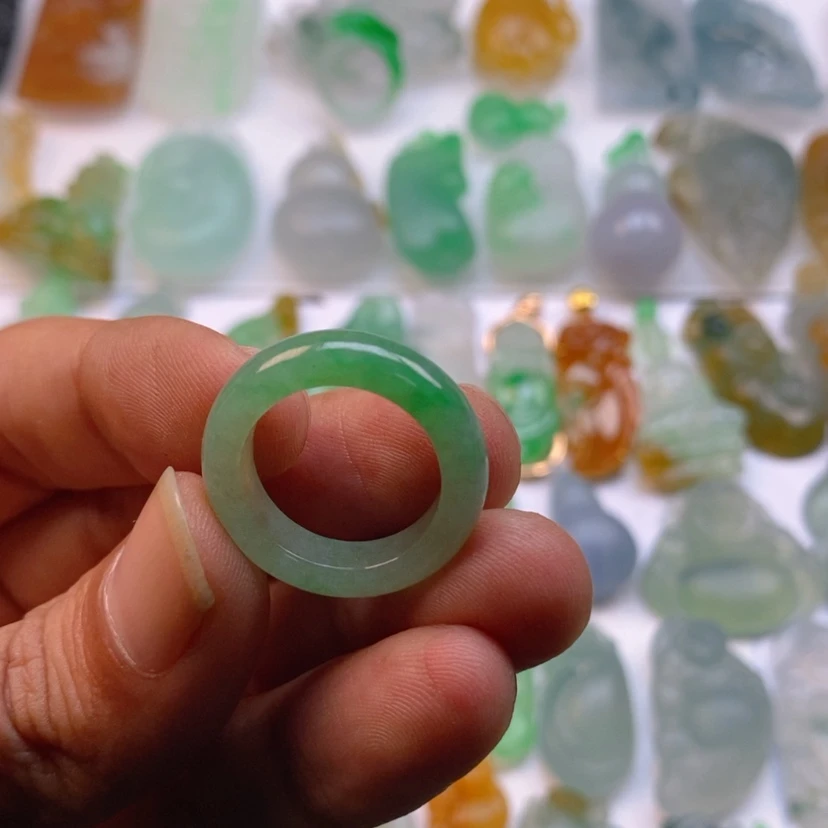 【闪购商品】翡翠颈饰未镶嵌3****3戒圈