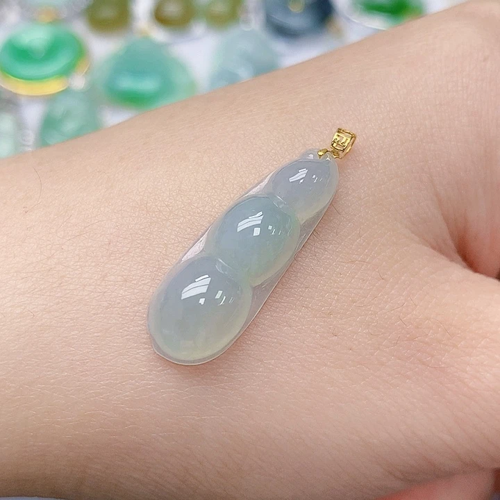 颈饰18K金镶嵌翡翠天然A货