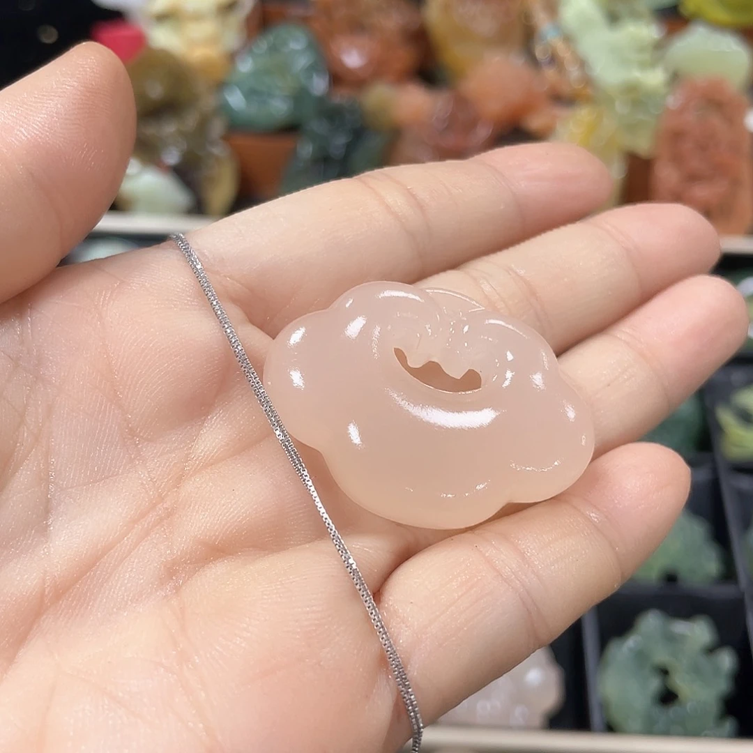 蛇纹石玉颈饰未镶嵌心***处