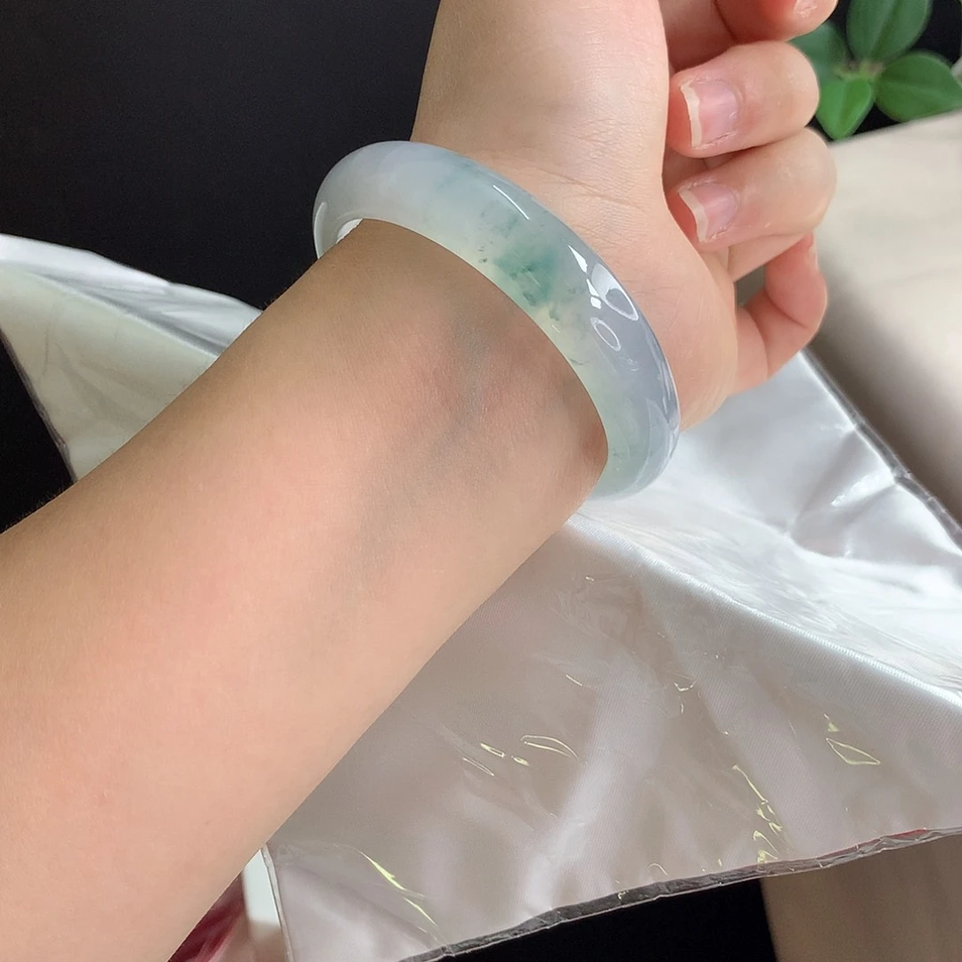 未镶嵌手镯翡翠，53号