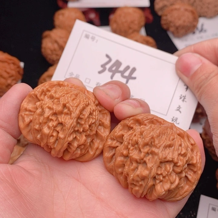 文玩核桃吊坠45楼子344