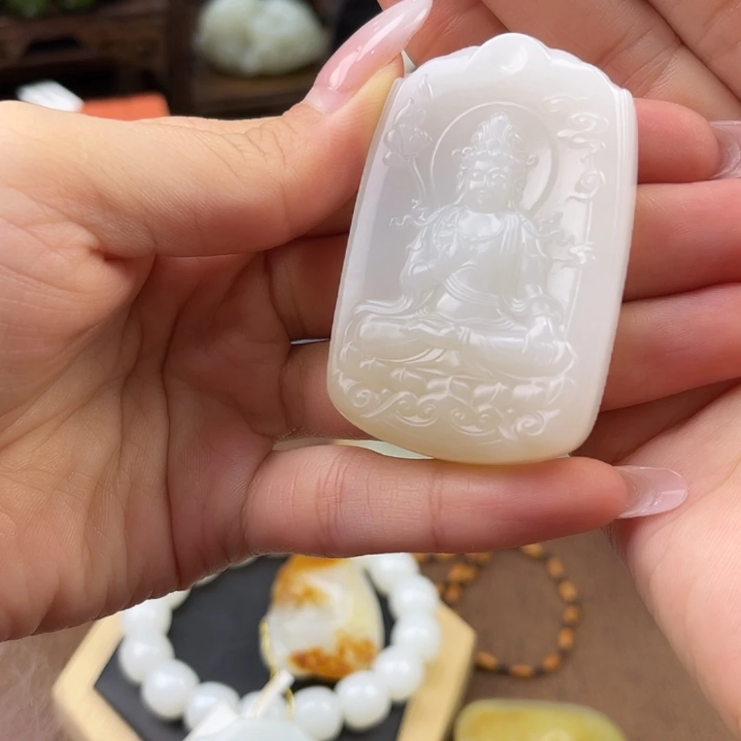 和田玉未镶嵌颈饰