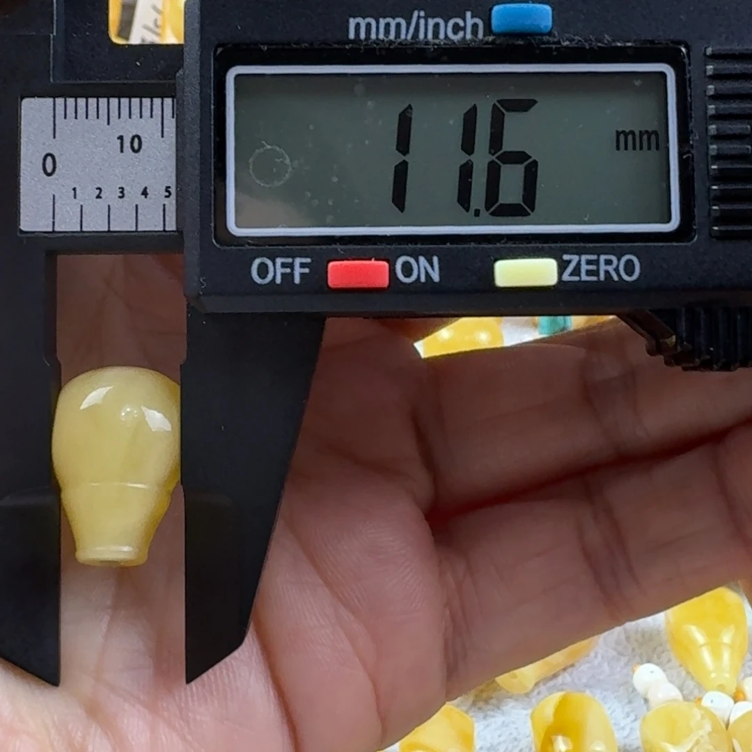 蜜蜡未镶嵌裸石25杂