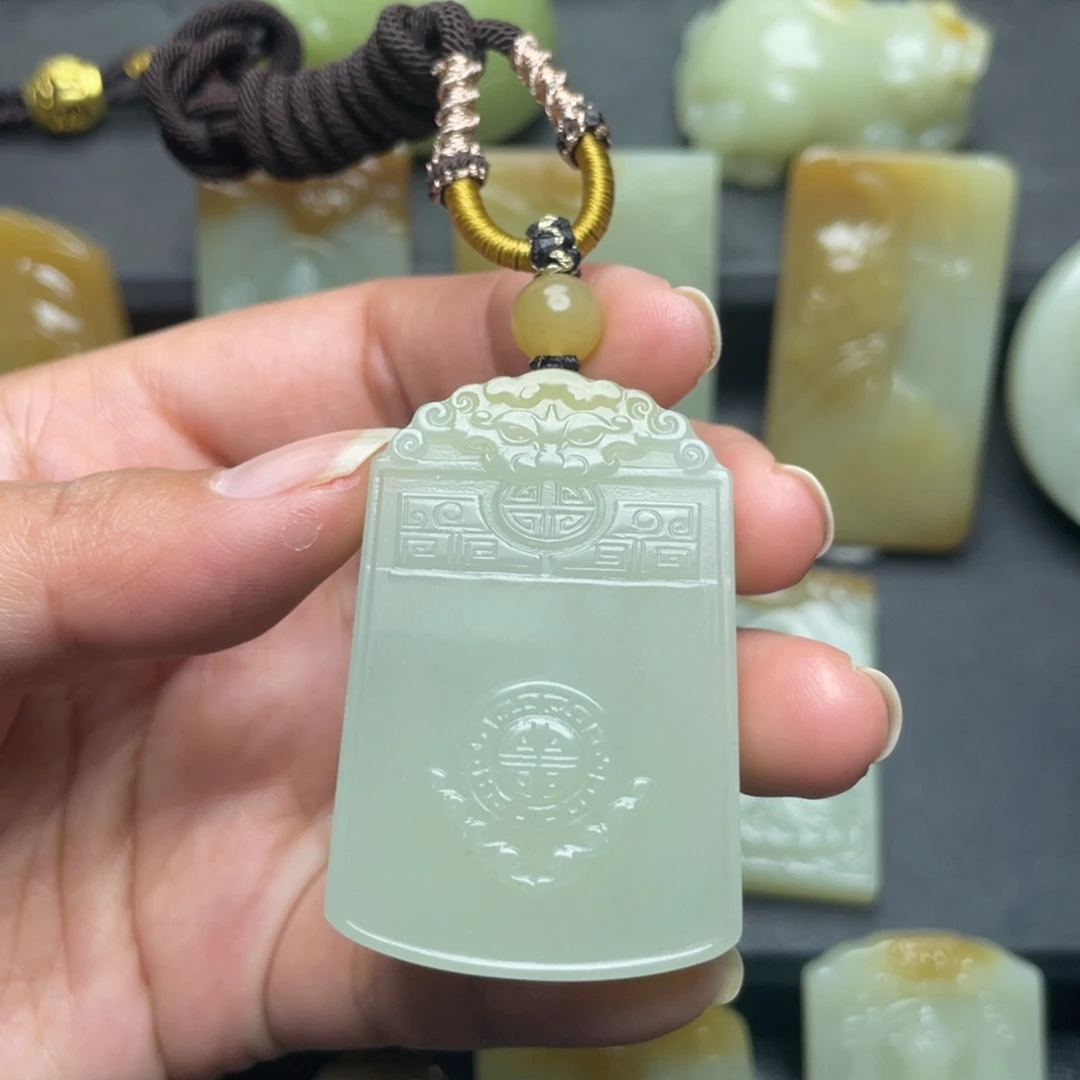 和田玉（糖玉）未镶嵌颈饰