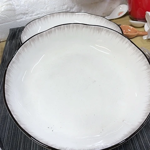 微瑕，不能明火，口径22厘米，高度4.5，2个md