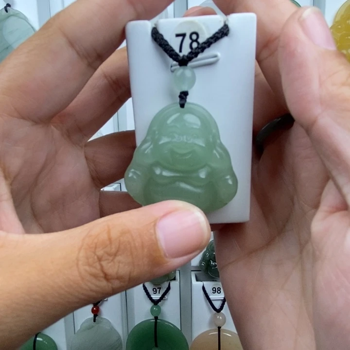 顺***金颈饰未镶嵌石英质玉