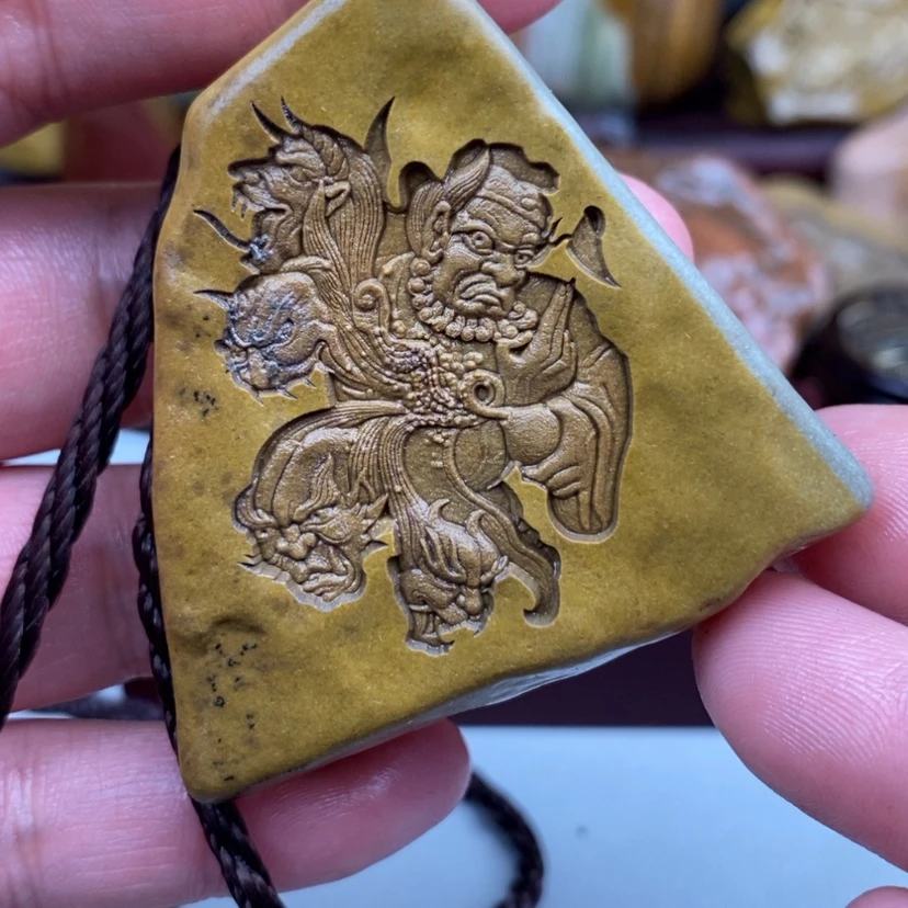 【闪购商品】原石雕刻手把件脖挂件