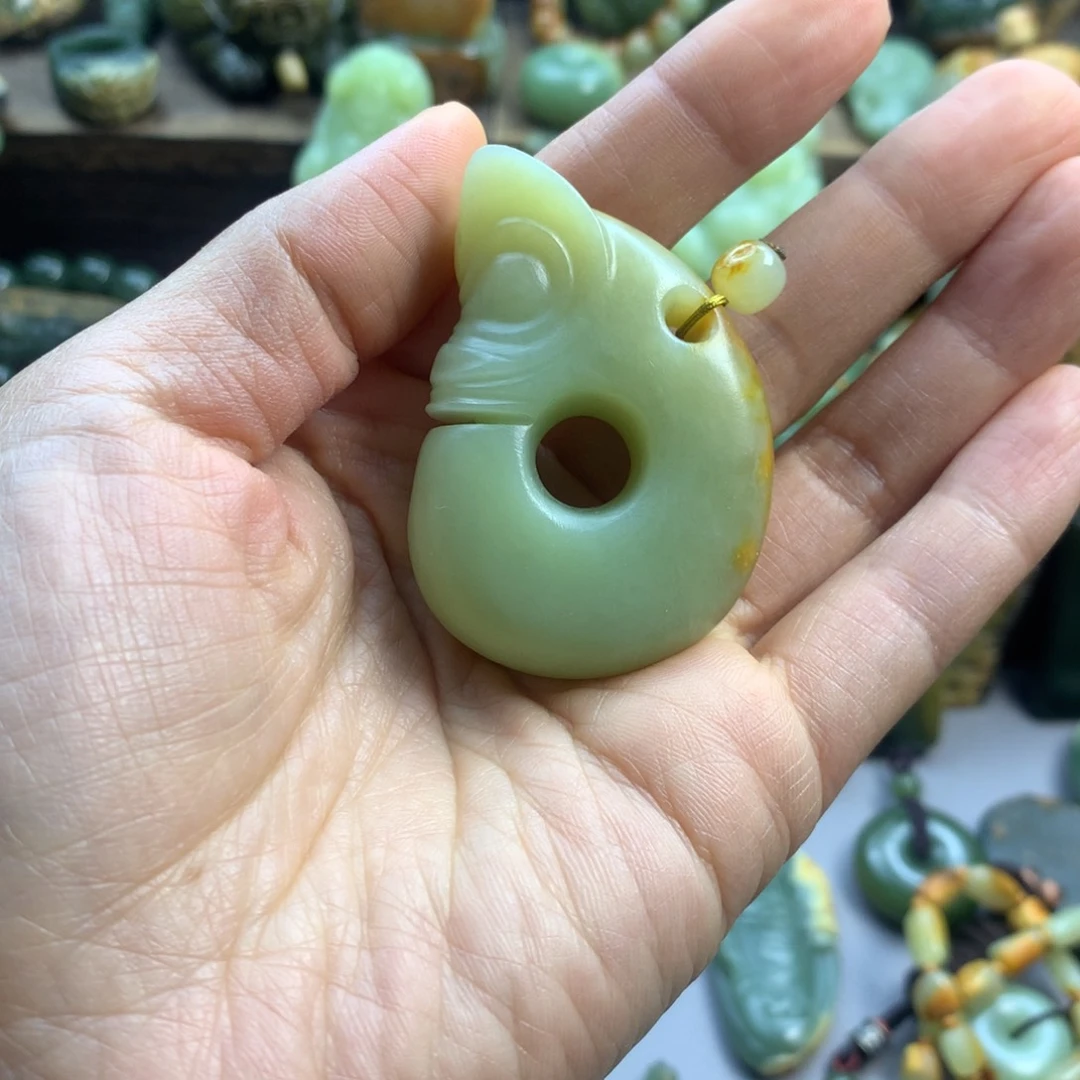 未镶嵌岫岩河磨玉（透闪石质玉）珠宝奇石