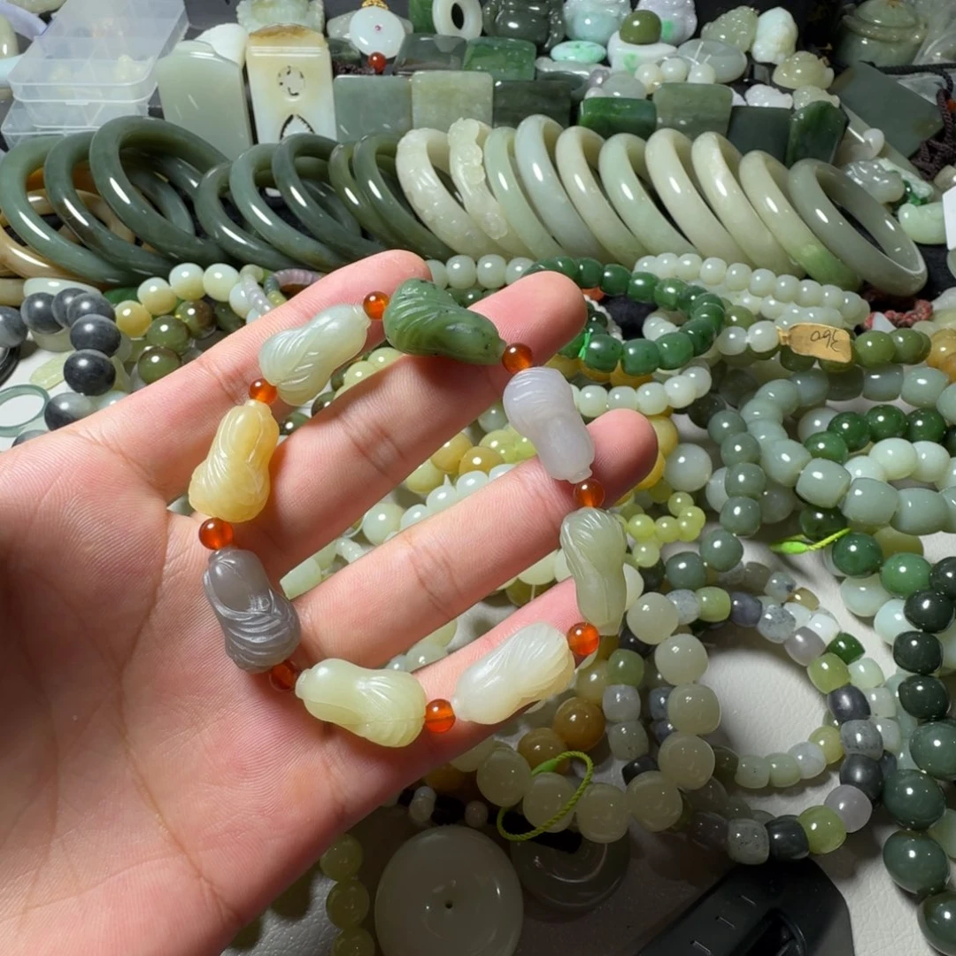 和田玉未镶嵌手串