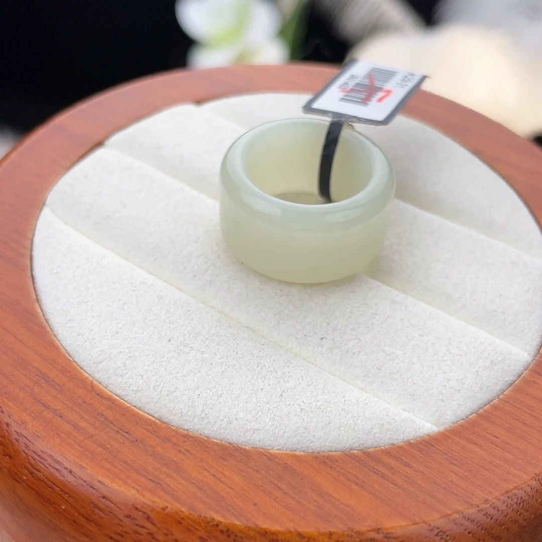 和田玉未镶嵌戒指l27。浅晴圆切。16.8。不退换