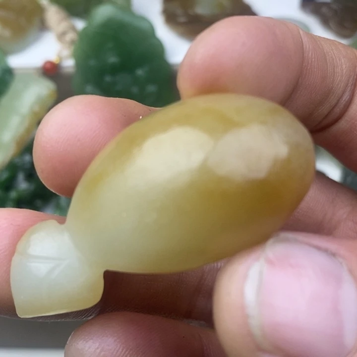 和田玉（糖玉）未镶嵌颈饰