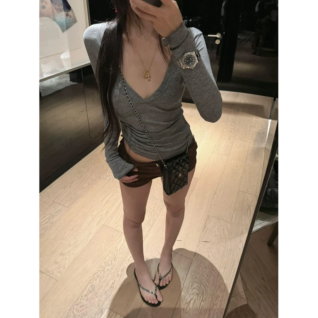 淡人辣妹 纯欲深V领修身显瘦长袖T恤女早秋新款百搭收腰正肩上衣