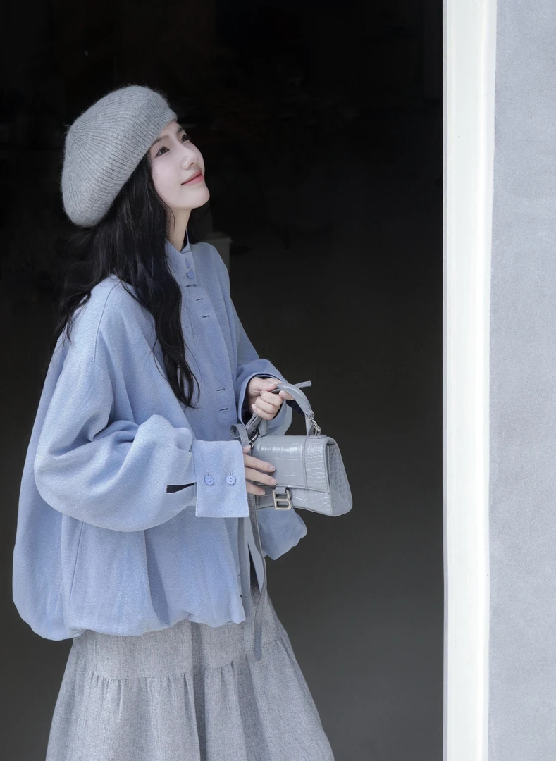 韩系温柔风蓝色外套女秋季2025新款小慵懒感夹克上衣百搭半身裙