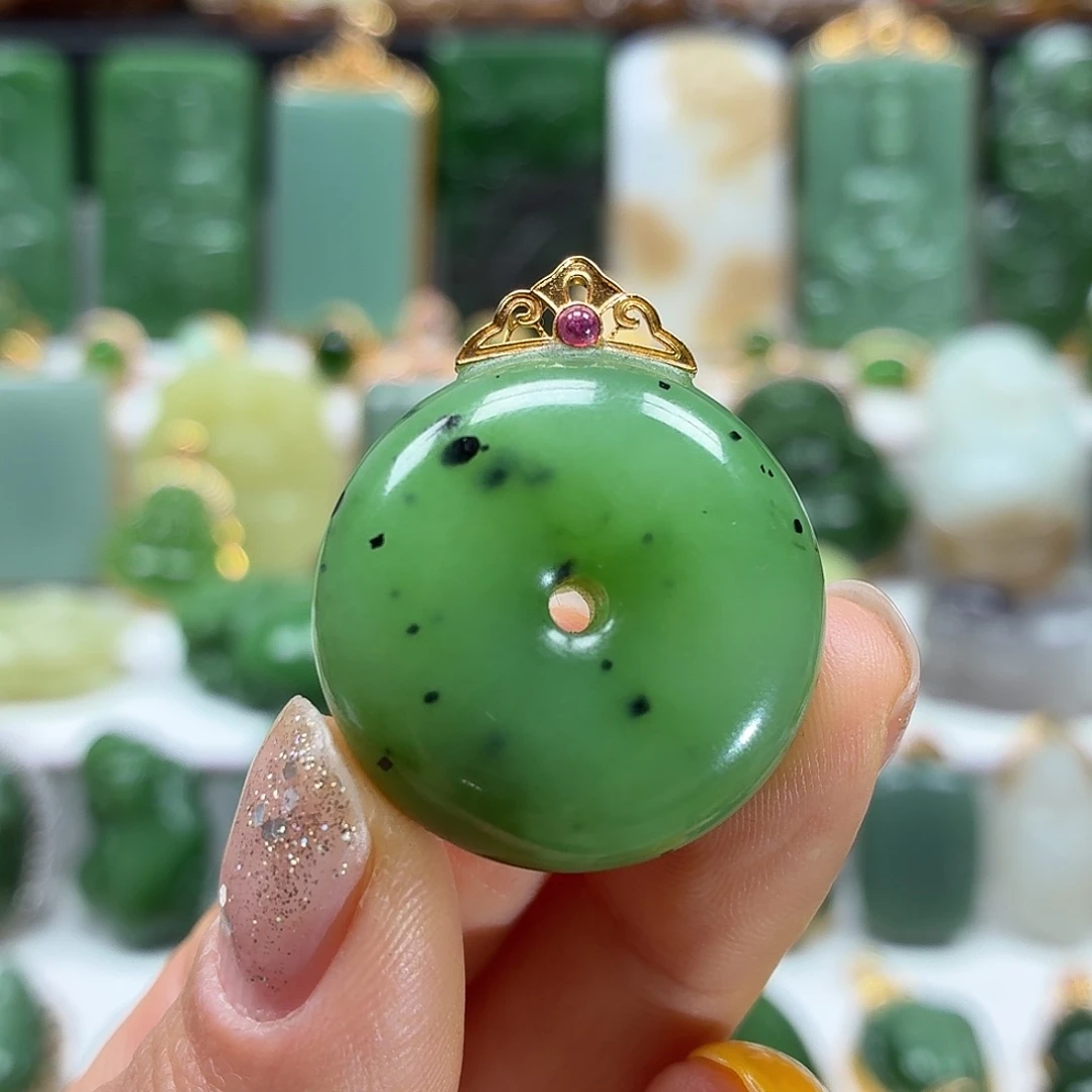 和田玉18K金镶嵌颈饰