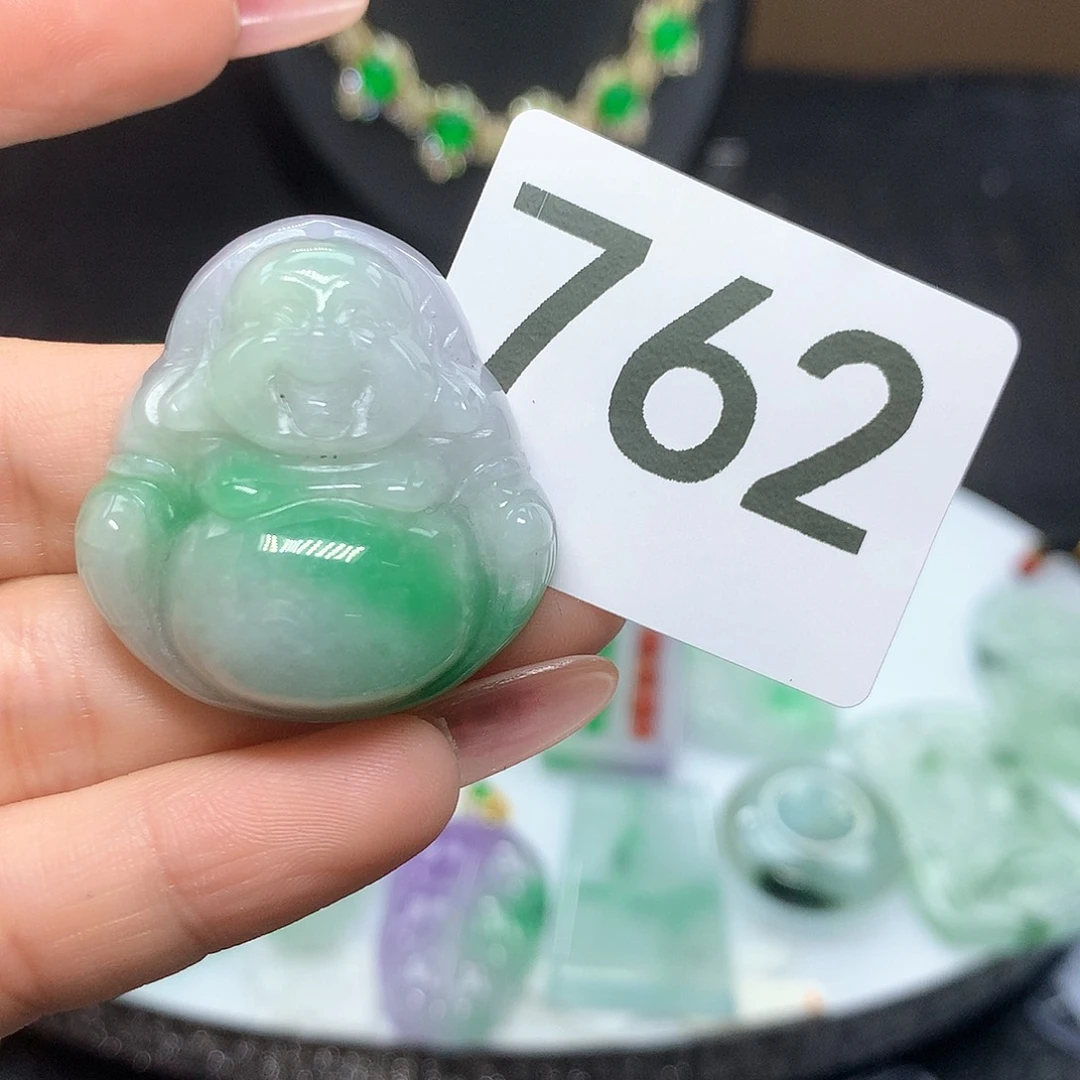 翡翠吊坠(赠链)未镶嵌