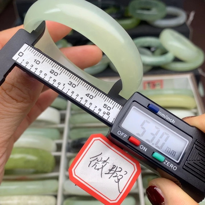 蛇纹石玉未镶嵌手镯501