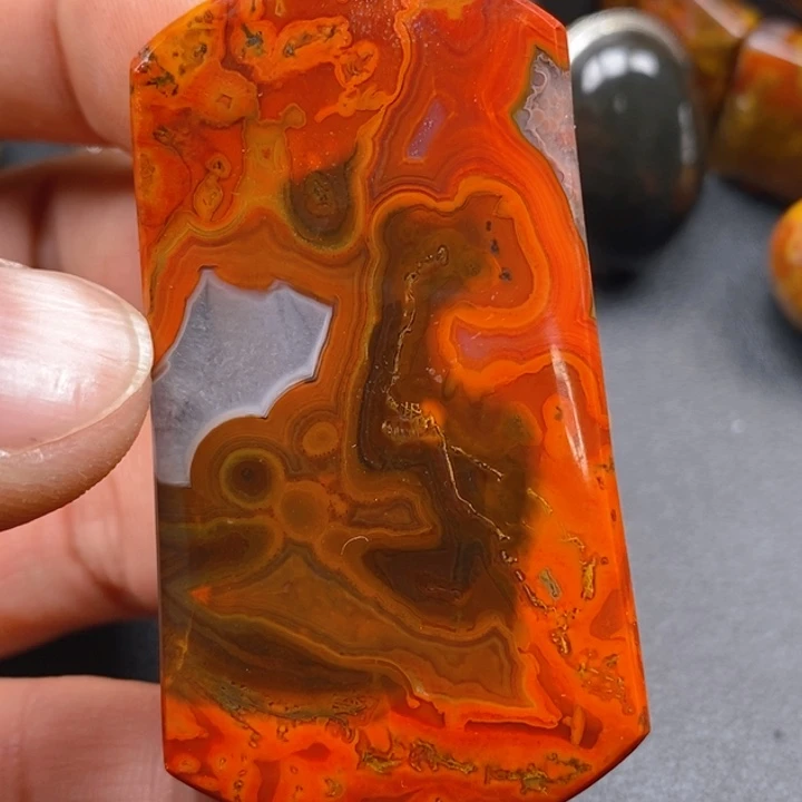 玛瑙/玉髓颈饰未镶嵌孙*哥