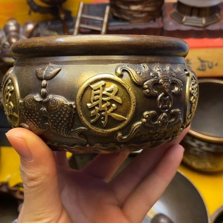 铜器摆件做工精良