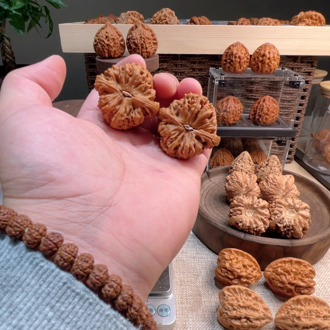 F***鹅文玩核桃把件三角疆42