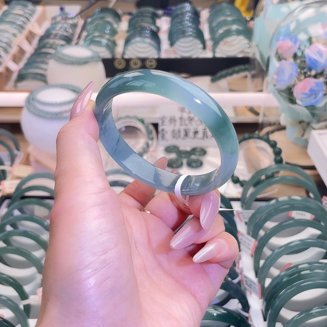 翡翠未镶嵌手镯54-55圈