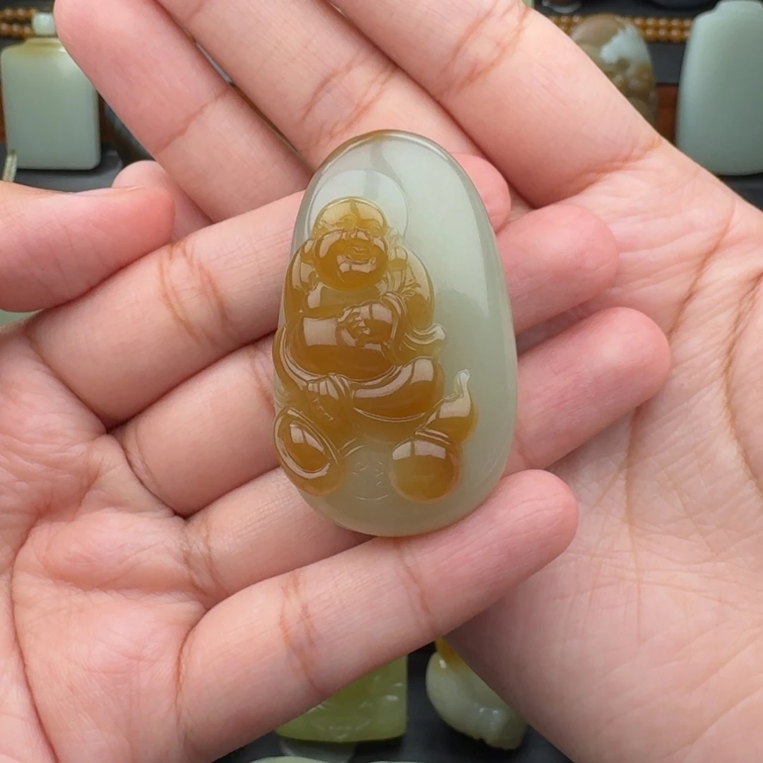 花***猪和田玉未镶嵌颈饰