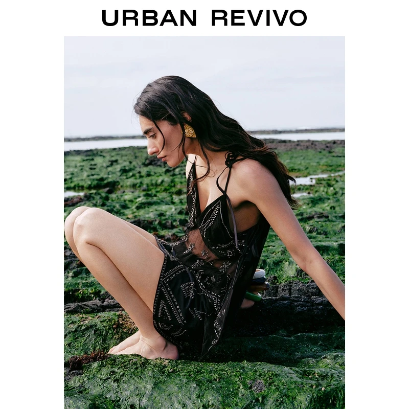 UR2025夏季新款女装休闲度假风串珠装饰超短款半裙UWH550016