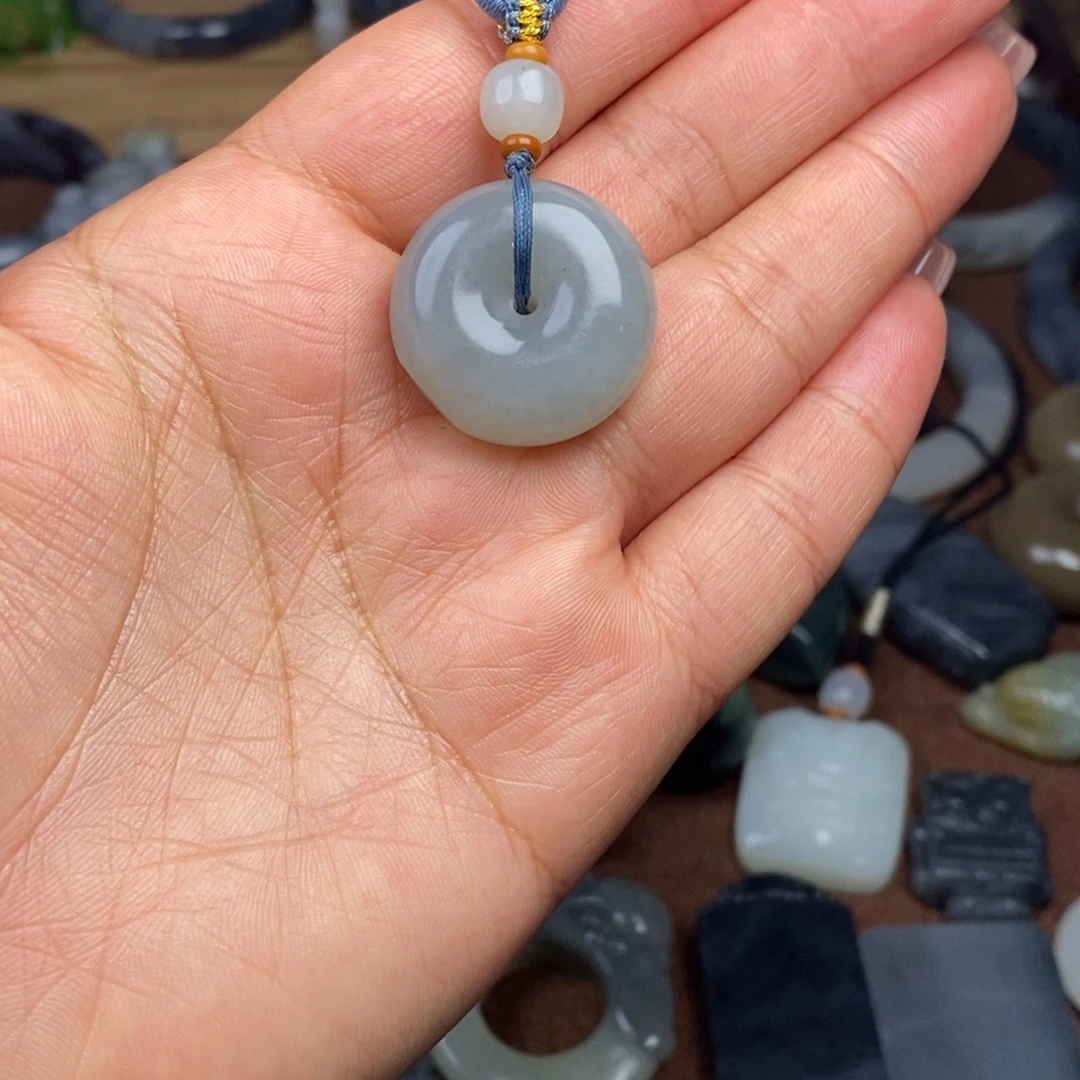 拼***天和田玉未镶嵌颈饰