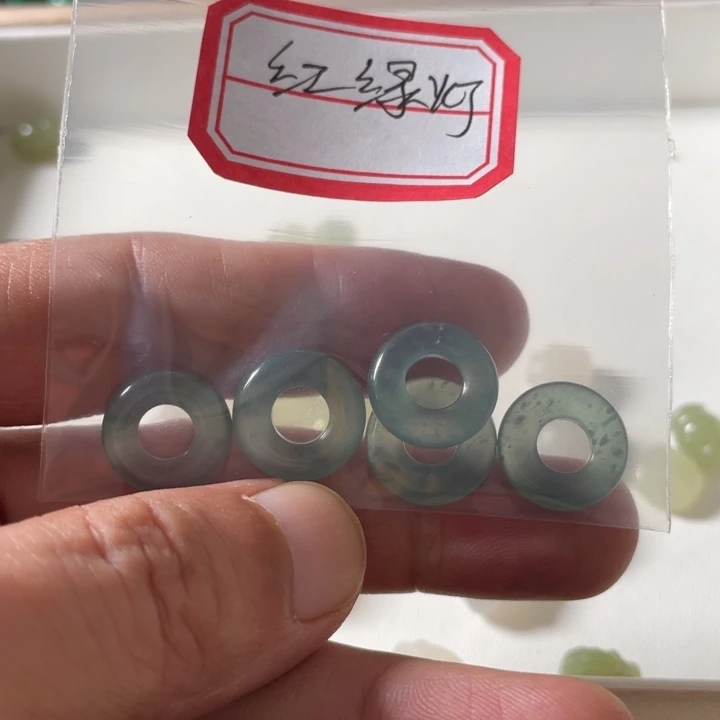 颈饰未镶嵌翡翠?*?天然翡翠小扣子