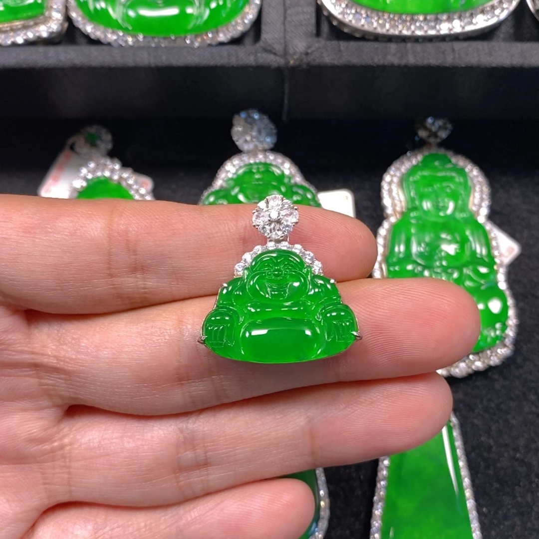 颈饰银S925镶嵌翡翠佛公吊坠