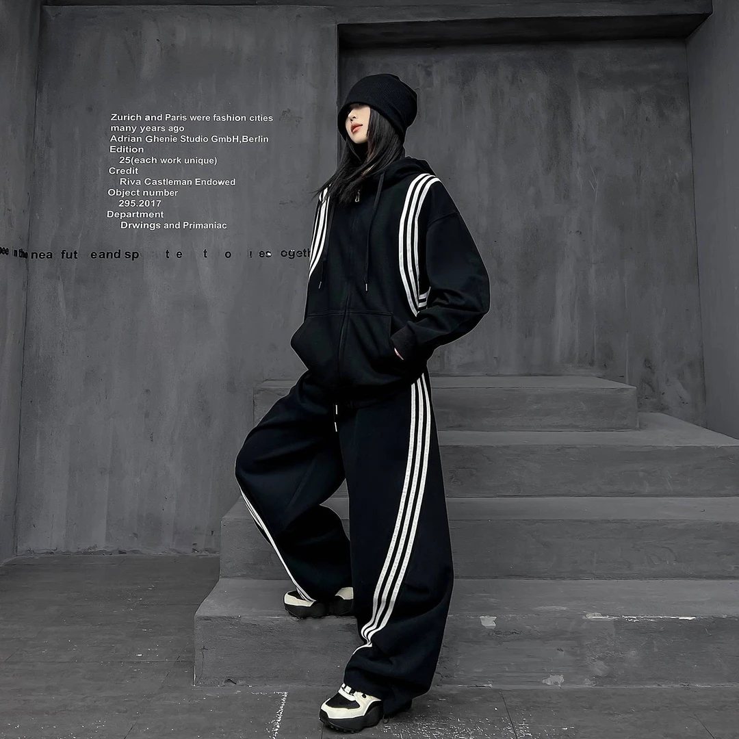 潮小妞秋冬加绒通勤运动套装连帽春秋季常规款三条杠百搭ins直筒