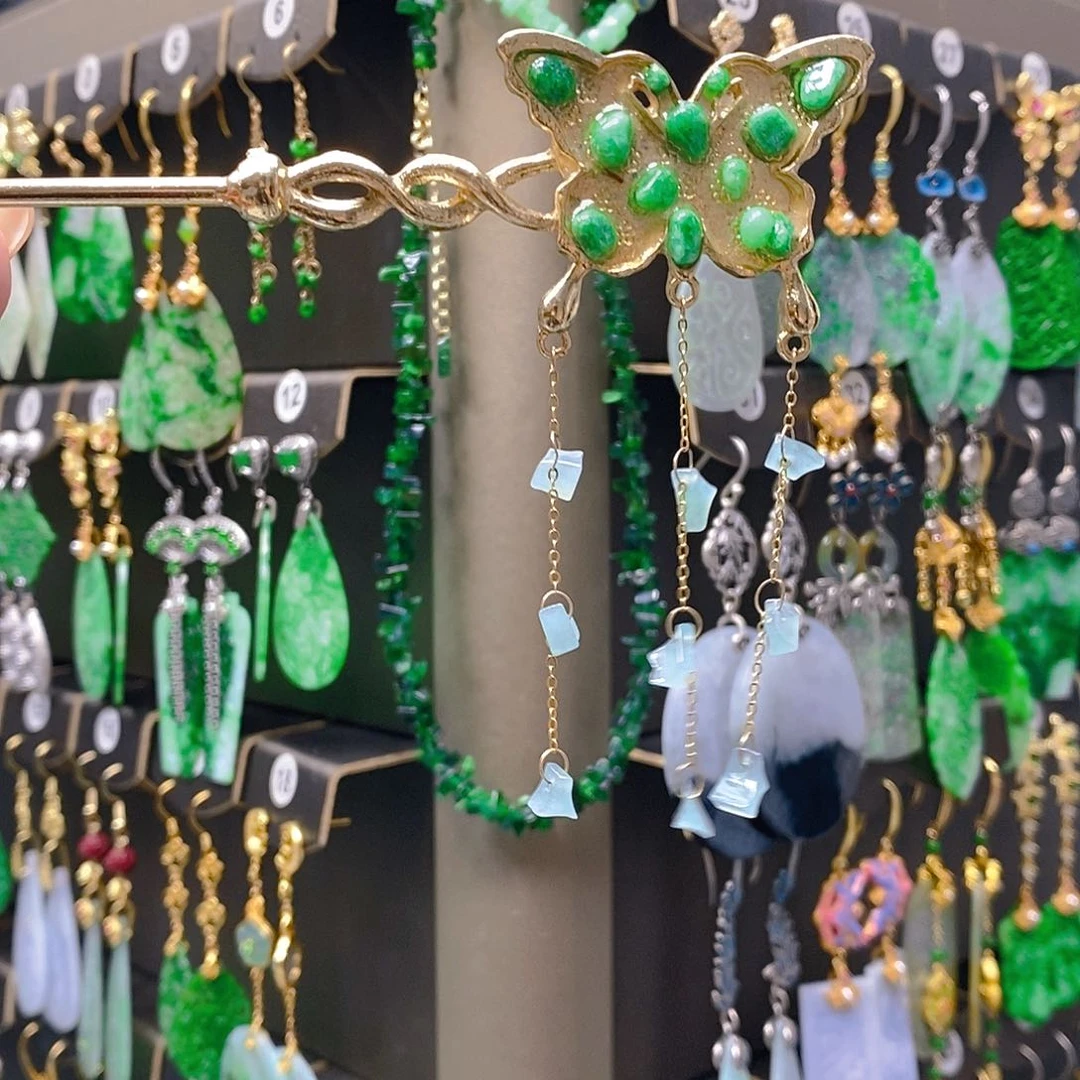 未镶嵌翡翠耳饰翡翠