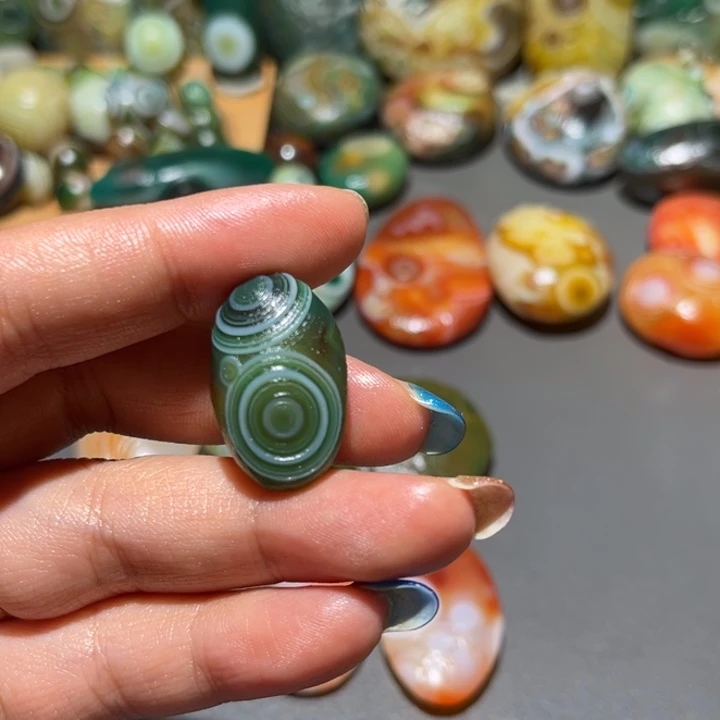 未镶嵌玛瑙/玉髓珠宝奇石A**n