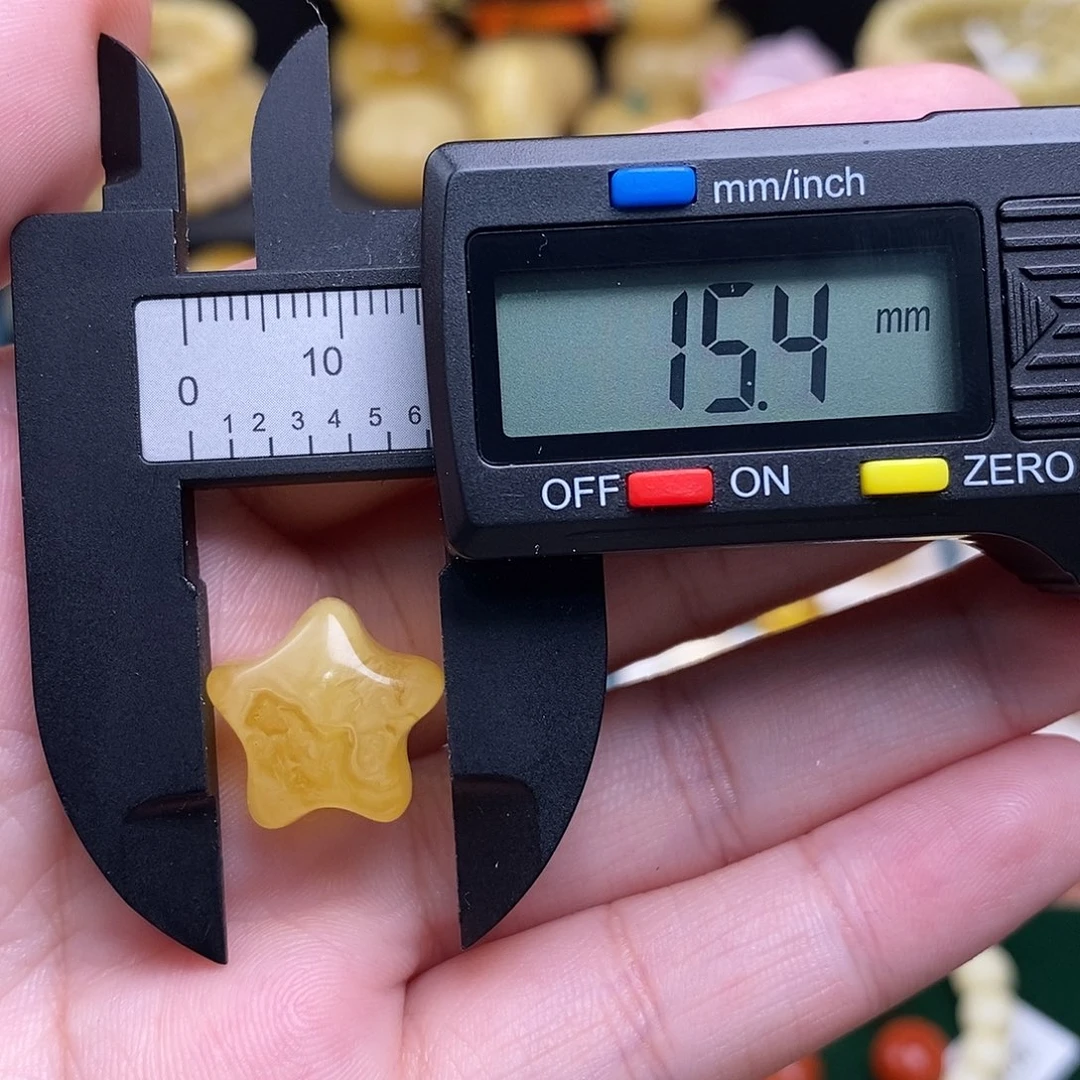 蜜蜡未镶嵌珠宝奇石